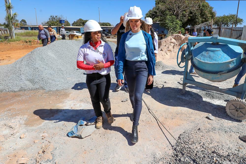 Capa da notícia: Governadora em exercício vistoria obras em hospital e na administração regional de Brazlândia